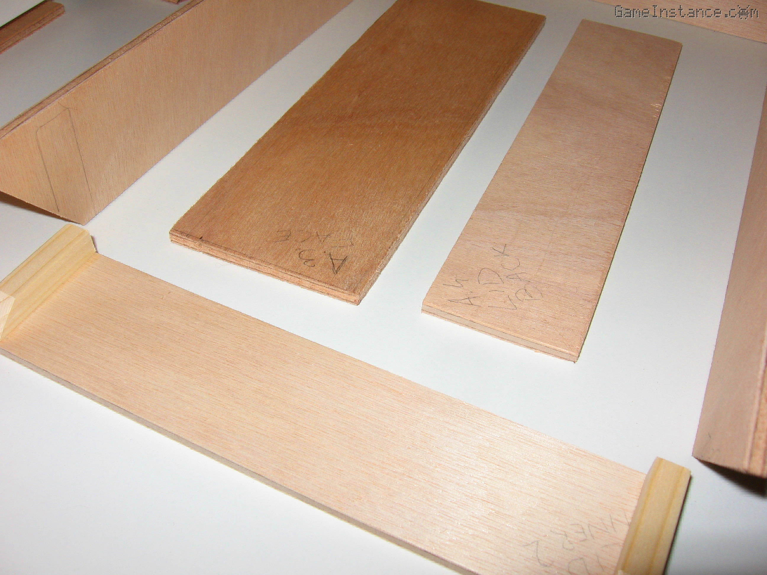UV-Box - Angled cut lid side panels.